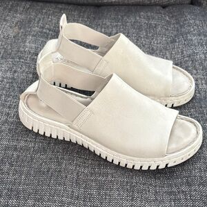 Ateliers Women Off White Redmond Oversize Elastic Band Open Toe Chic Sandals 37